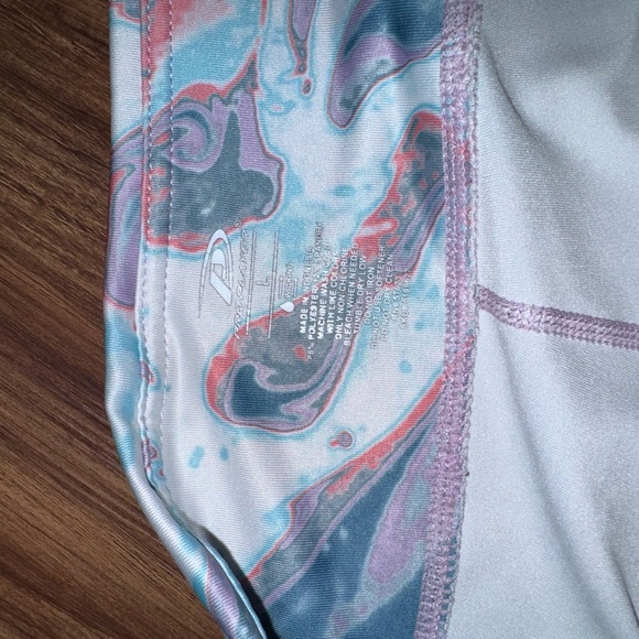 Colorful Abstract Pattern cropped legging - Picture 2 of 2